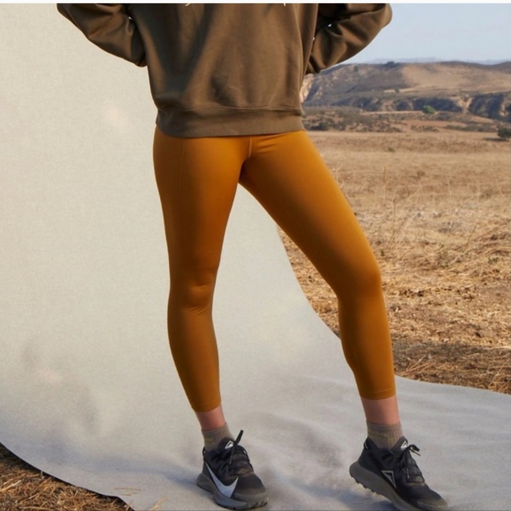 Girlfriend Collective Compressive  High Rise Pocket Leggings Size Large Saddle